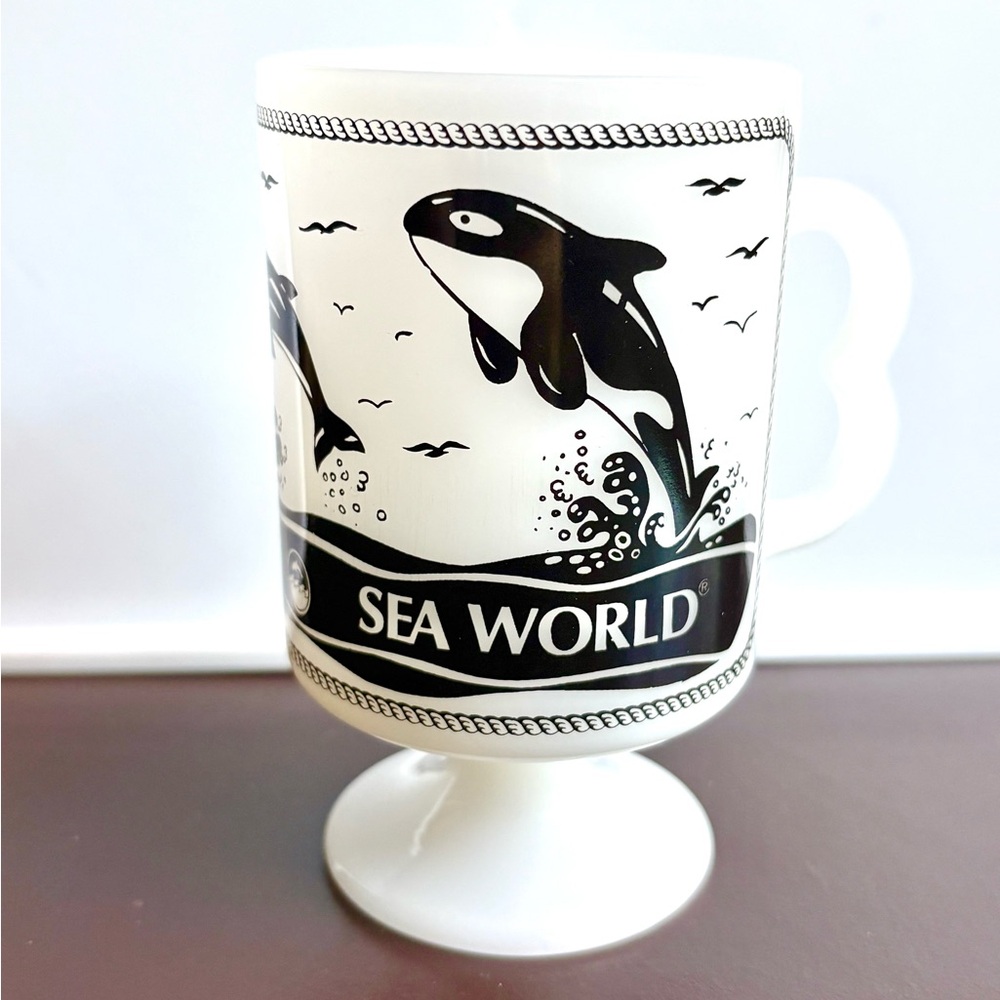 Vintage Sea World Milk Glass Tall Mug